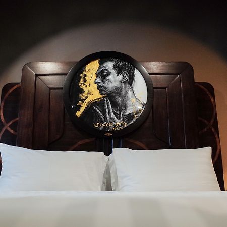 Art Mai Gallery Nimman Hotel Chiang Mai Zewnętrze zdjęcie A bed at the hotel