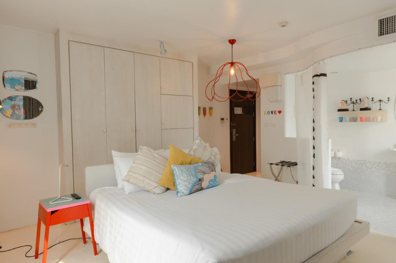 Art Mai Gallery Nimman Hotel Chiang Mai Zewnętrze zdjęcie A bedroom in a micro apartment